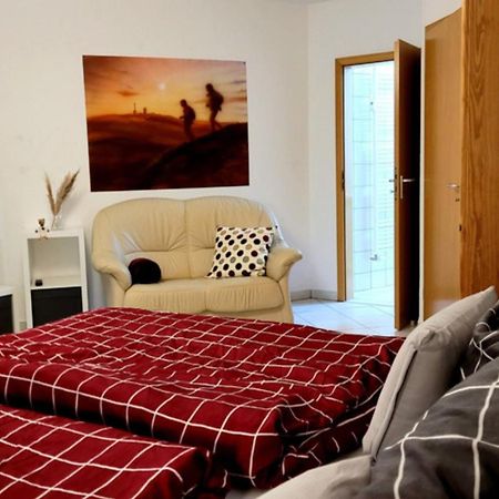 Wohlfuehl-Ferienwohnung Mit Tiefgarage Im Gruenen Oberhof  Εξωτερικό φωτογραφία